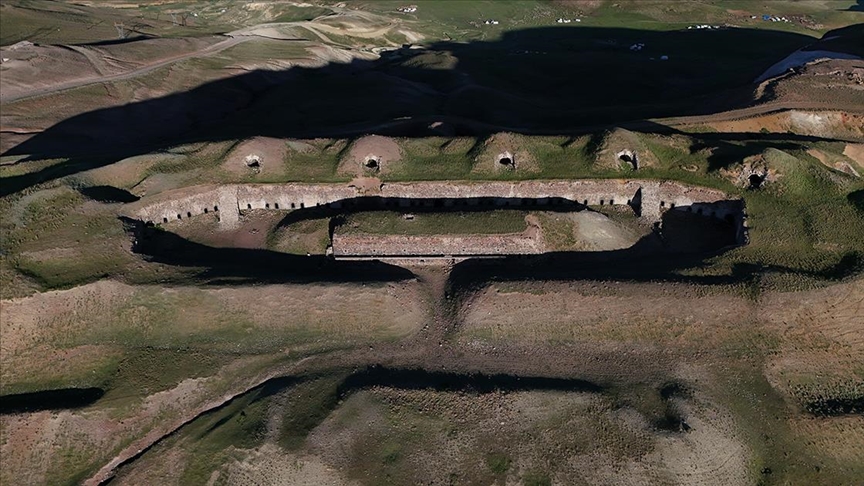 Erzurum'un tarihi Büyük Palandöken Tabyası bir asrı aşkındır ayakta duruyor