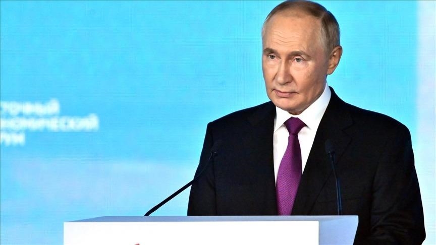Президент РФ осмотрел образцы беспилотников в Санкт-Петербурге