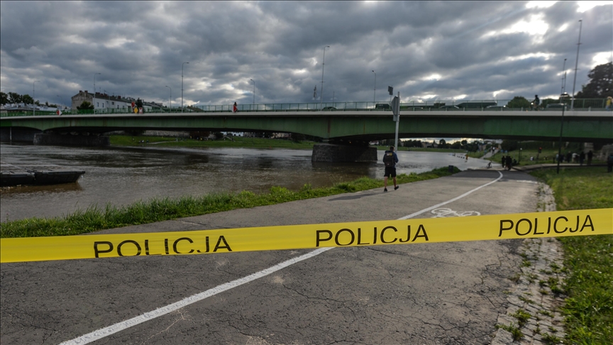 Poland braces as flood wave hits southwestern city of Wroclaw