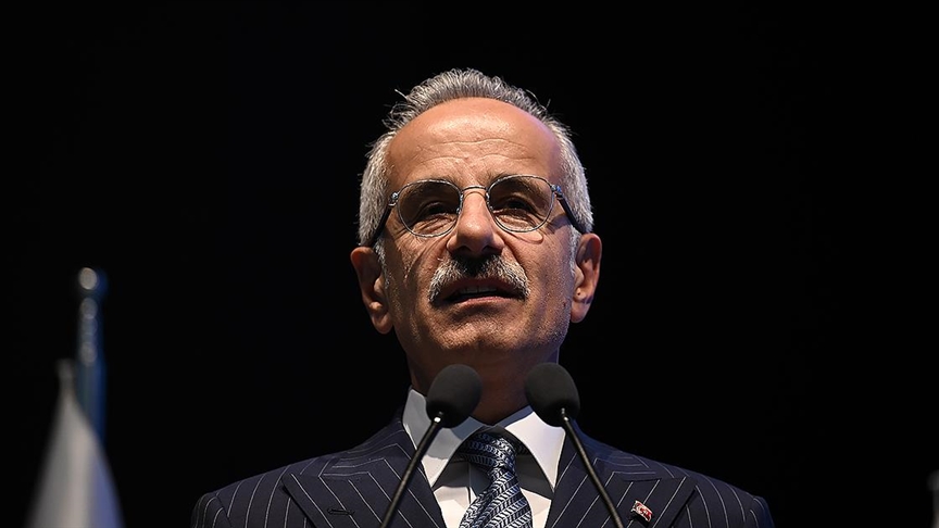Ulaştırma ve Altyapı Bakanı Uraloğlu: Kara yollarında karbon emisyonlarını azaltacak yatırımlar yapıyoruz