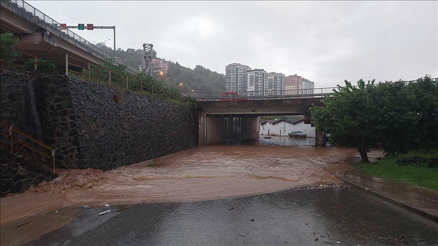 Trabzon'da sağanak etkili oldu