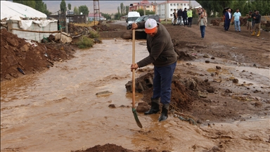 Li Bidlîsê ji ber barana gur hezaz çêbû