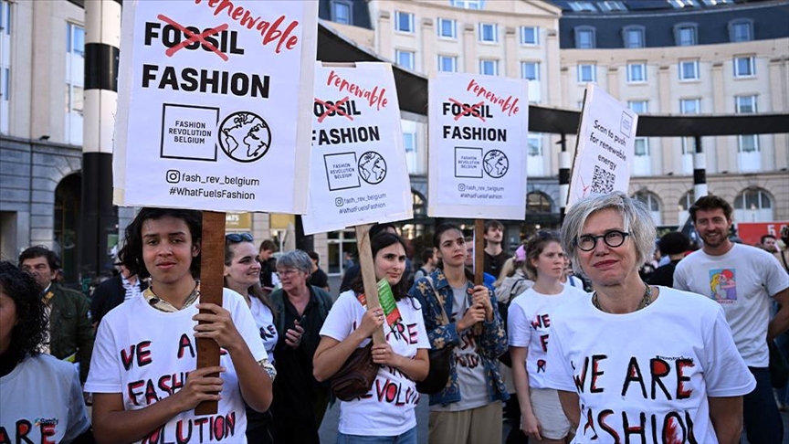 Climate activists rally in Brussels