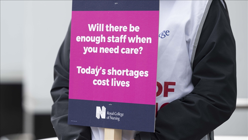 Nurses reject UK government's 5.5% pay rise offer