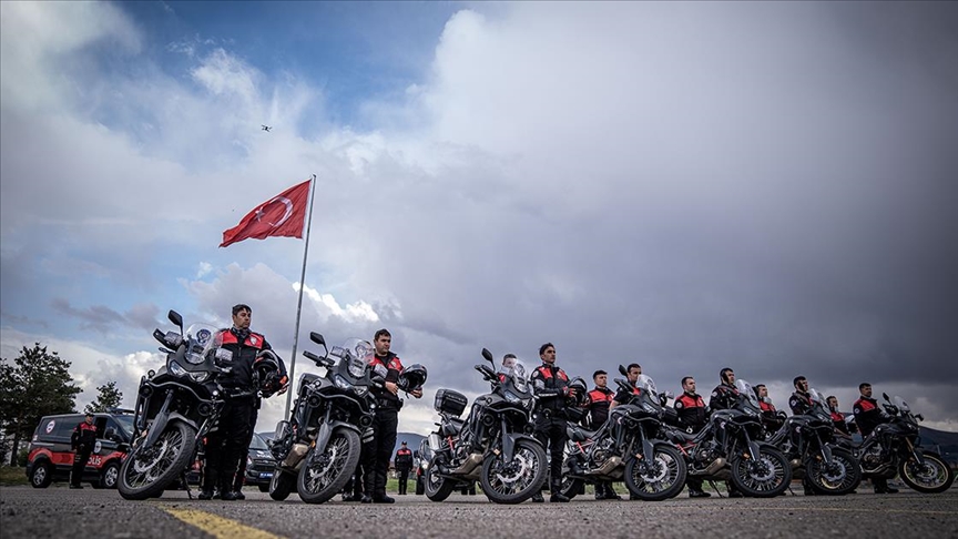 Motosikletli polisler eğitimlerle olay yerine daha hızlı ulaşıyor