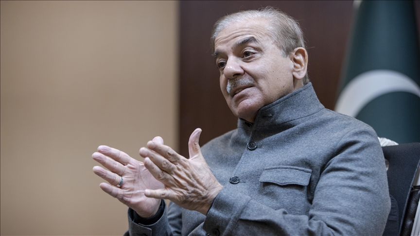 Pakistan's premier calls for choosing sound economic policies over 'chaos'