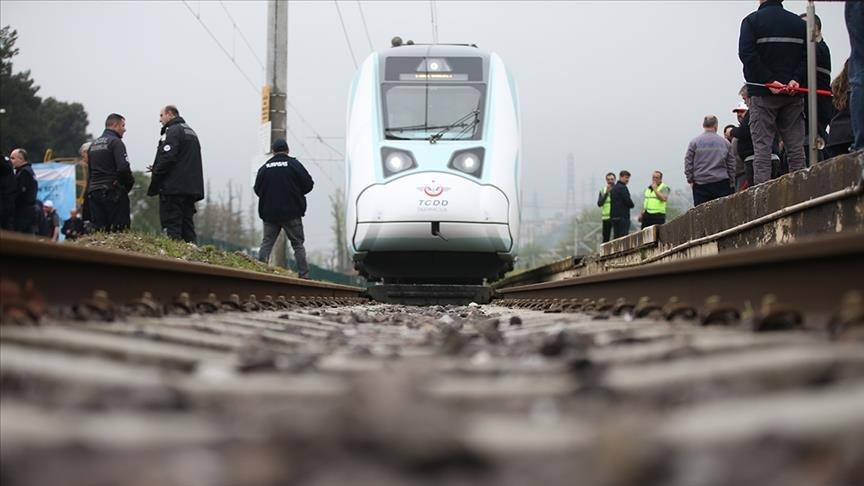 Türkiye aims to be ‘heart’ of railroad transportation globally by connecting Asia, Europe