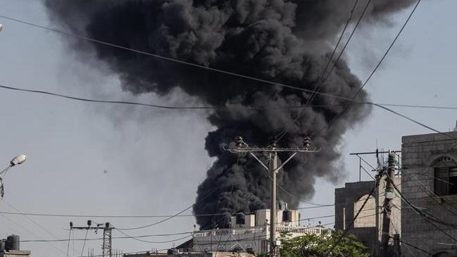 بينهم سيدة.. مقتل 4 فلسطينيين بقصف إسرائيلي وسط وشمالي غزة 