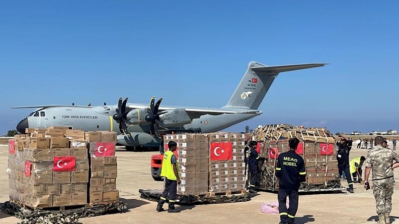 Турция направила гуманитарную помощь в Ливан