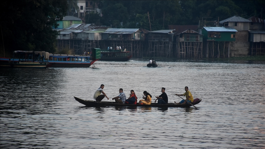 37 children among dozens drowned during Hindu festival in India