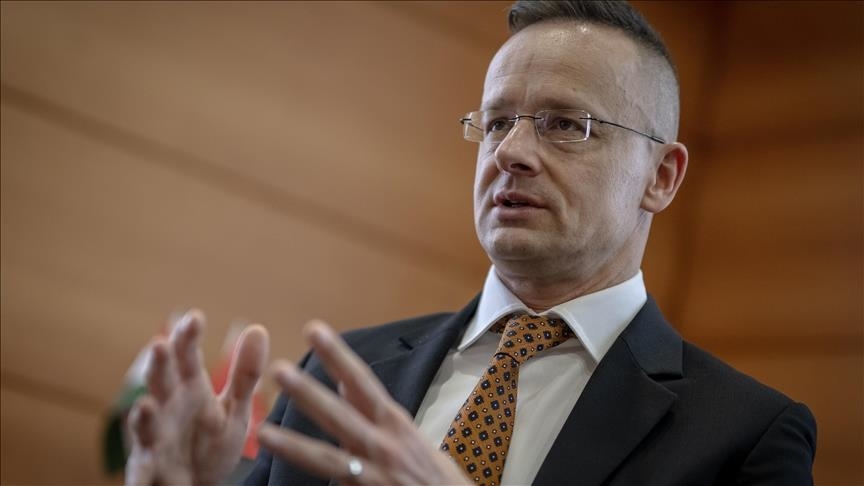 Hungary says wants to strengthen economic ties with Moscow