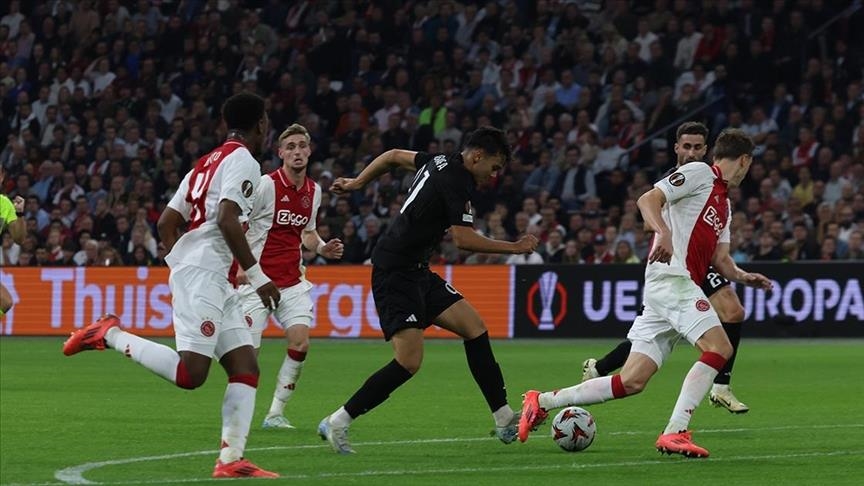 Ajax hammer Besiktas 4-0 in Europa League opener