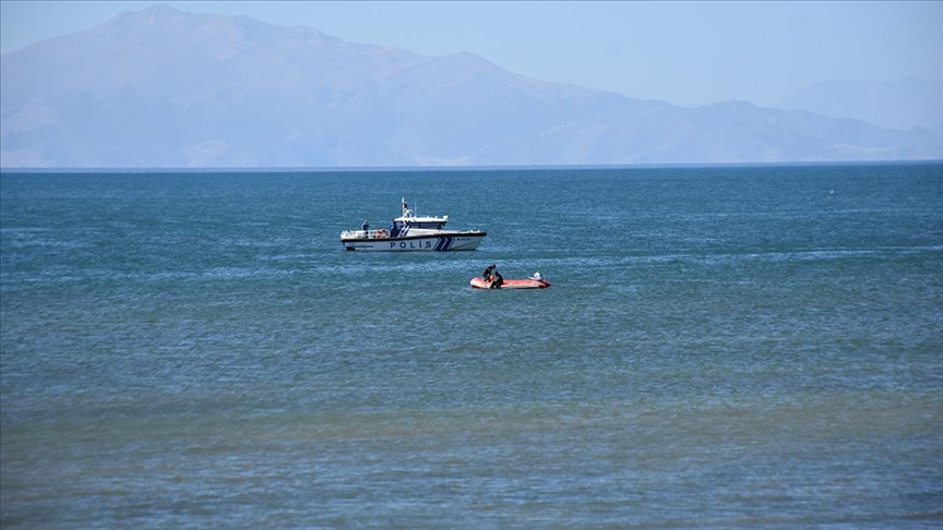 Van'da kaybolan üniversite öğrencisini arama çalışmaları sürüyor