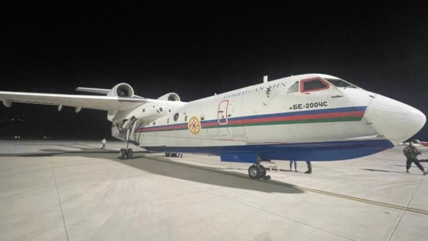Самолет-амфибия из Азербайджана принимает участие в тушении пожара в Манисе