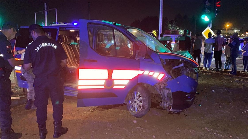 Li Meletiyê di qezaya ku wesayîta eskerî û otomobîl li hev ketin da 5 jê cendirme 8 kes birîndar bûn