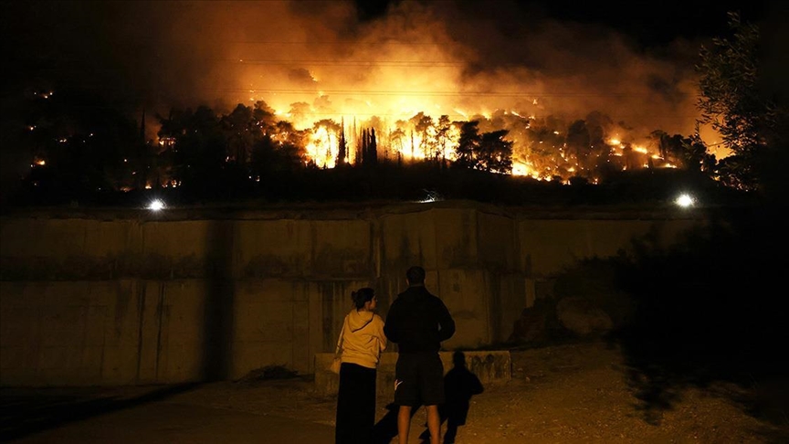 Greqi, kërkohet evakuimi i disa fshatrave në gadishullin e Peloponezit për shkak të zjarreve