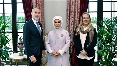 Emine Erdoğan, CMI Martti Ahtisaari Barış Vakfı temsilcilerini kabul etti