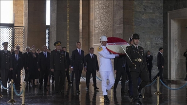 Finlandiya Cumhurbaşkanı Stubb, Anıtkabir'i ziyaret etti