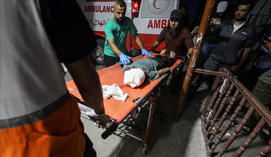 İsrail'in Gazze'de yerinden edilenlerin barındığı okul, yetimhane ve bir evi vurması sonucu 26 kişi hayatını kaybetti