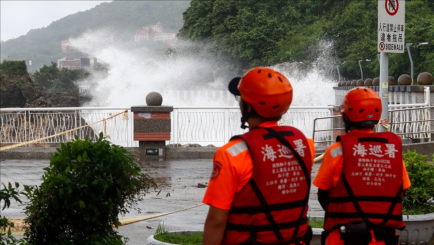 Typhoon Krathon kills 2, injures more than 100 in Taiwan