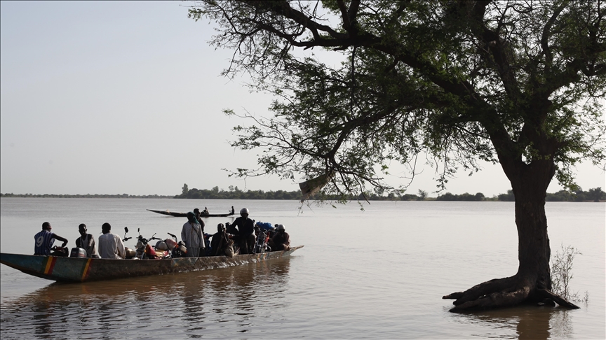 16 bodies recovered after boat capsizes in Nigeria; 150 passengers still missing