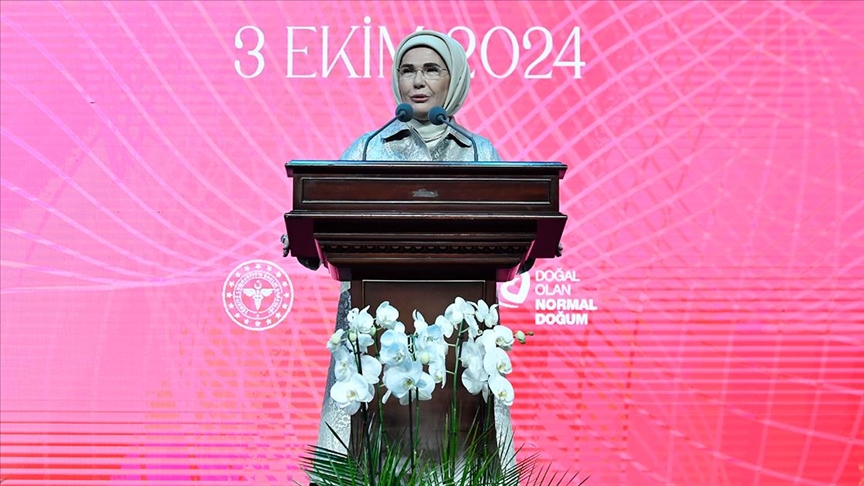 Emine Erdoğan'dan anne adaylarına "normal doğum" çağrısı 
