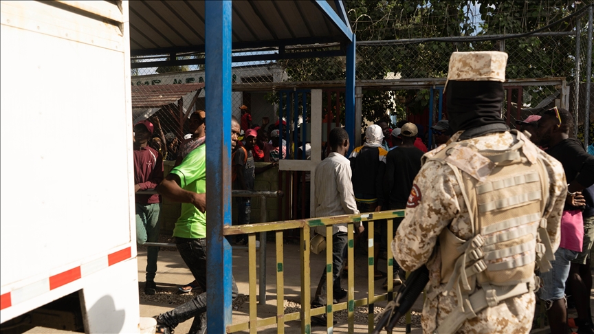 Dominican Republic to deport 10,000 Haitian migrants every week Dominican Republic to deport 10,000 Haitian migrants every week