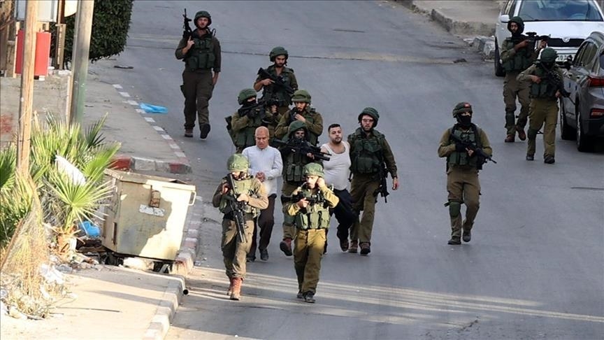 الجيش الإسرائيلي يعتقل 15 فلسطينيا في الضفة الغربية