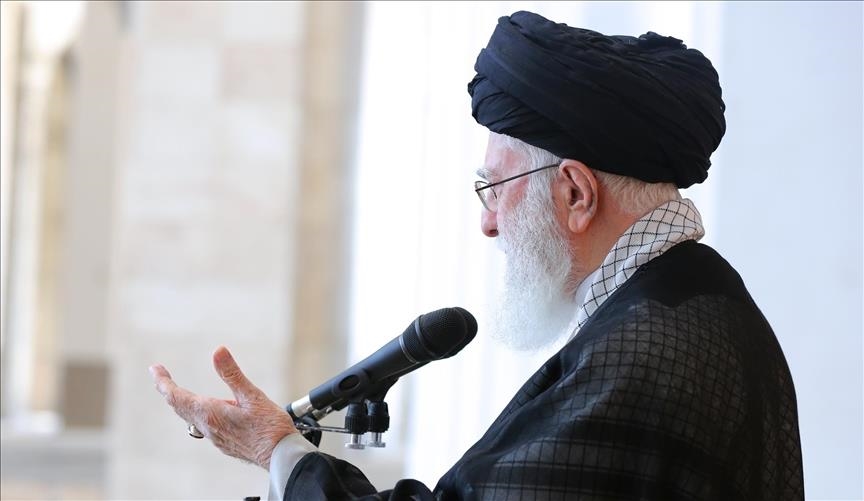 L’attaque de missiles contre Israël est une “légitime défense“, selon le guide suprême iranien