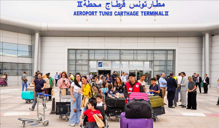 تونس.. ارتفاع عدد العائدين من لبنان إلى 335 مواطنا