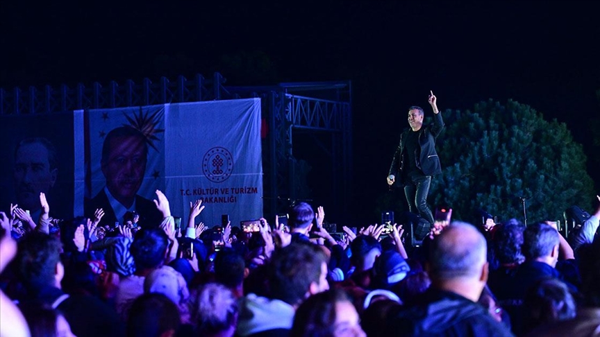 Haluk Levent, İstanbul Kültür Yolu Festivali'nde konser verdi