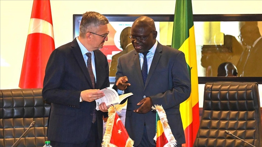 Dışişleri Bakan Yardımcısı Burhanettin Duran, Senegal'de siyasi istişarelerde bulundu
