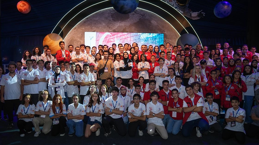 Sanayi ve Teknoloji Bakanı Kacır, TEKNOFEST Adana'yı ziyaret etti