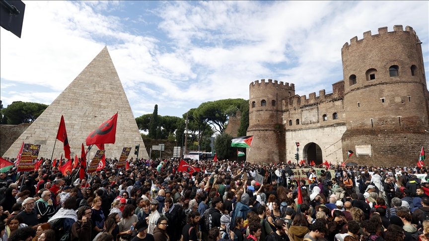 Clashes erupt at pro-Palestine protest in Rome