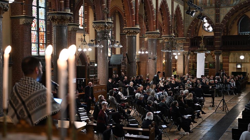 Victims of Gaza remembered in Dutch church with recitation from Quran