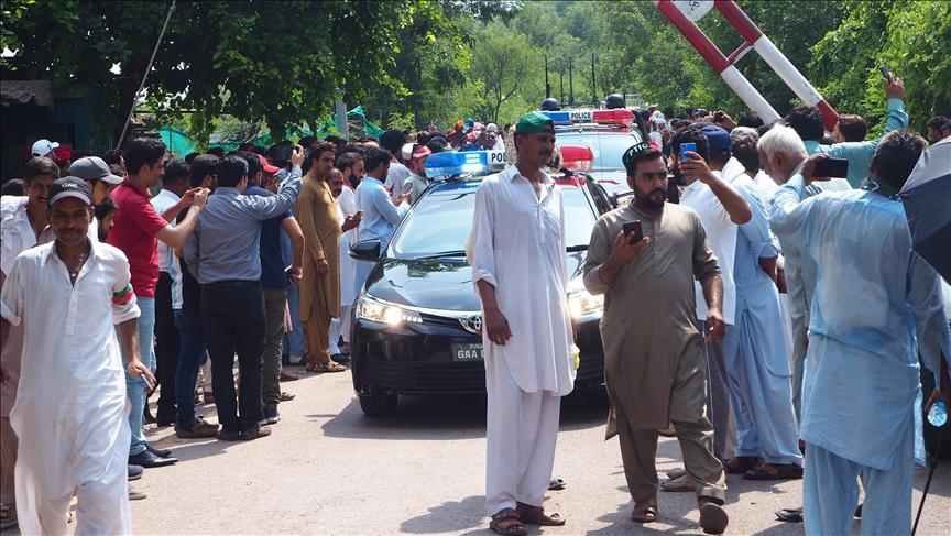 Pakistan's opposition party calls off protest, urges court to trace missing provincial chief minister