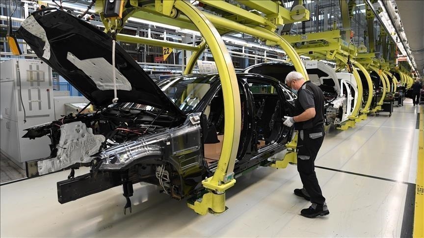 German manufacturing orders decline by 5.8% in August