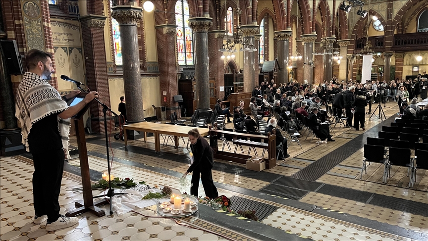 Récitation du Coran dans une église néerlandaise à la mémoire des victimes de la Bande de Gaza