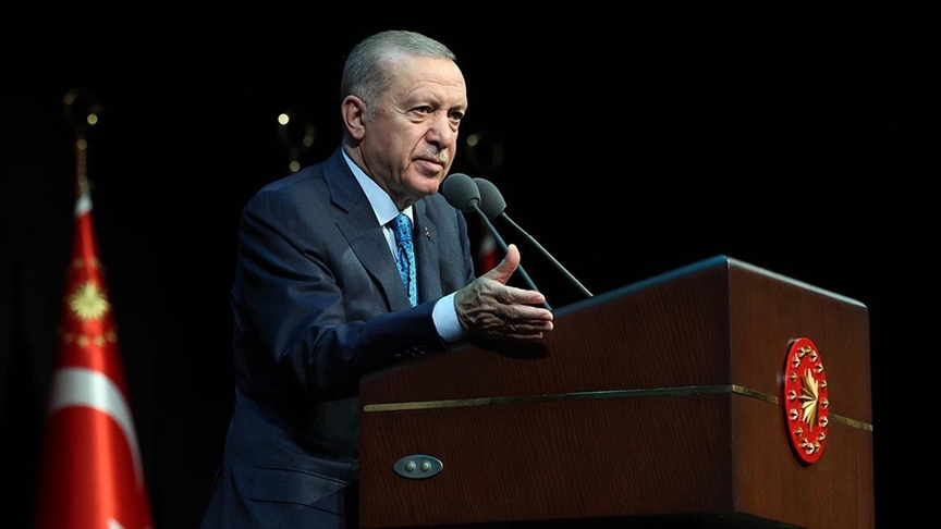 Cumhurbaşkanı Erdoğan: Gençlerimizin sosyal medyanın karanlık dehlizlerinde yitip gitmelerine seyirci kalamayız