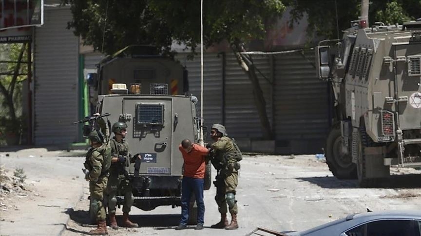 Israel arrests 30 more Palestinians in West Bank raids