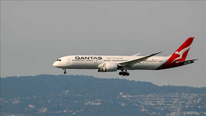 Avustralya'da iptal edilen uçuşların biletlerini satan Qantas'a 100 milyon dolar para cezası