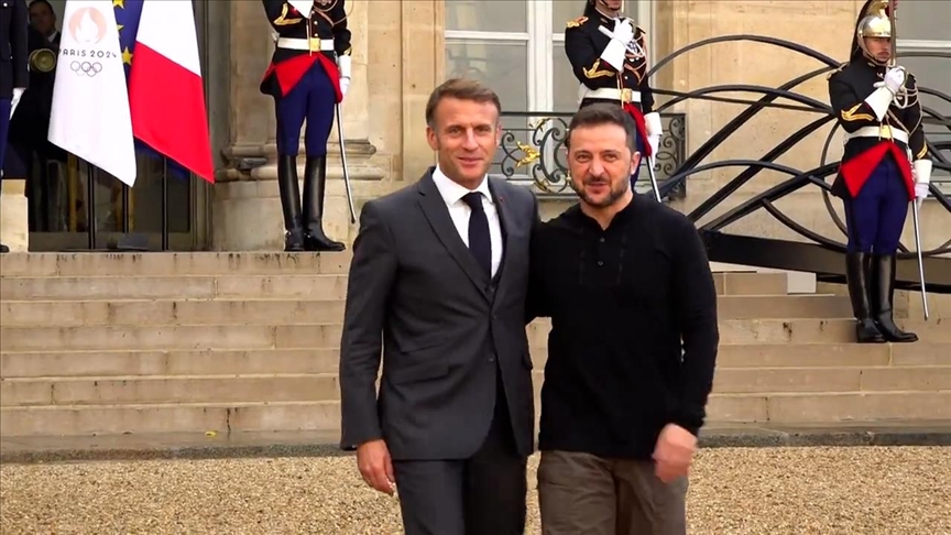 Entretien Macron-Zelensky: la France a pris de nouveaux engagements en termes "d'équipements de défense et de formation"