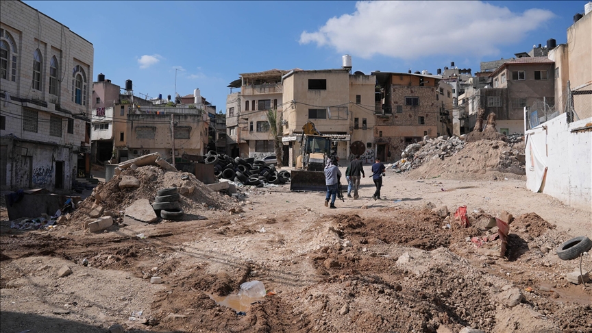 Israeli army raids Nour Shams refugee camp in Tulkarem, northern West Bank
