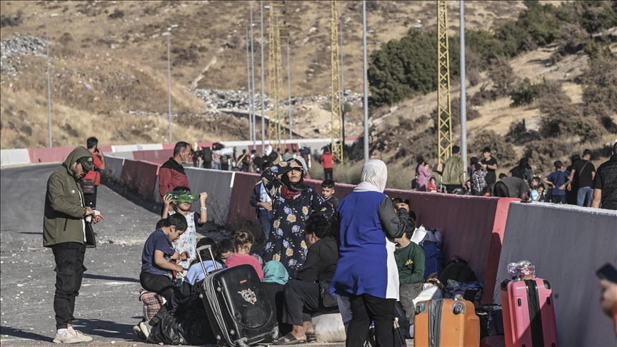 Lübnan'dan ayrılanlar, Suriye'de rejimin saldırılarında boşaltılan bölgelere yerleşmeyi sürdürüyor