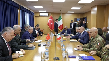 Turkish defense minister meets Italian counterpart in Kosovo