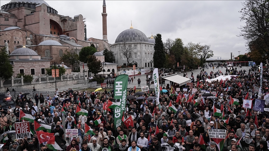 "لن نصمت".. مئات الأتراك يتظاهرون في إسطنبول ضد العدوان الإسرائيلي