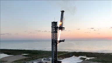 SpaceX'in Starship roketi beşinci test uçuşunda başarılı iniş yaptı