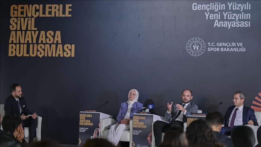 "Türkiye'nin Yeni ve Sivil Bir Anayasa Arayışı" paneli düzenlendi