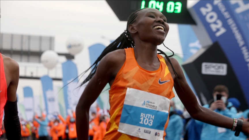 Ruth Chepngetich of Kenya breaks women’s world record at Chicago Marathon