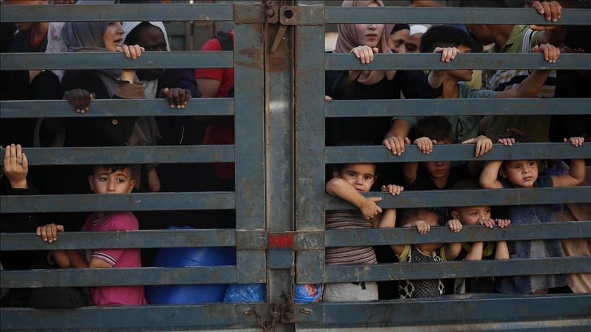 Israeli attacks, sabotage of infrastructure force Palestinians to 'leave or starve': UN agency head